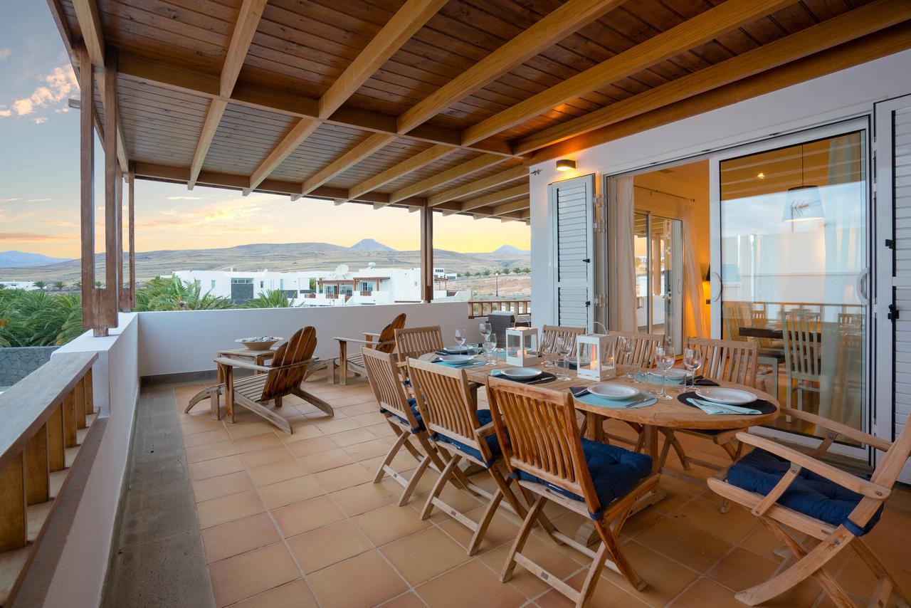 Villa Dedalos - A Luxury Large Villa With A Heated Pool In Пуэрто-Калеро Экстерьер фото