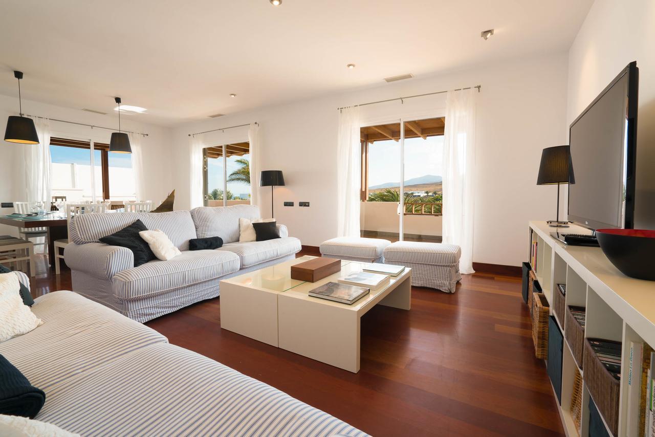 Villa Dedalos - A Luxury Large Villa With A Heated Pool In Пуэрто-Калеро Экстерьер фото
